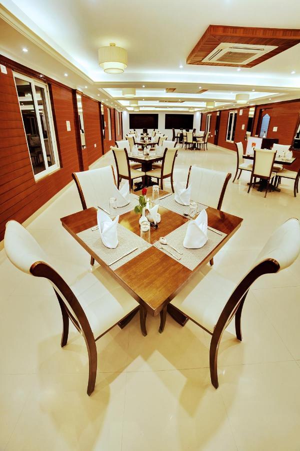The Liverpool Blue Hotels Bangalore Exterior foto
