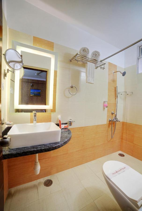The Liverpool Blue Hotels Bangalore Exterior foto